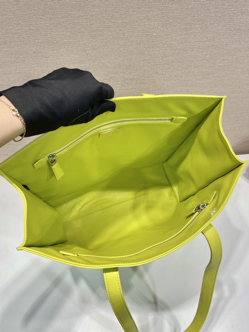 Pra*a tote bags